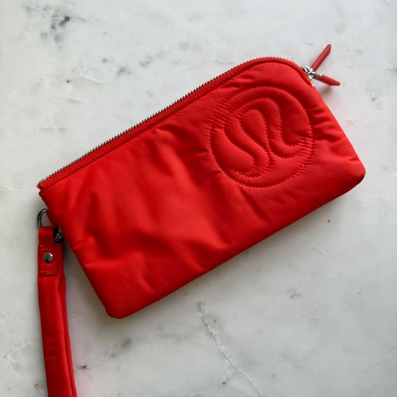 Lululemon Now and Always Pouch Puffy – Autumn Red – Excellent Condition - Picture 4 of 7